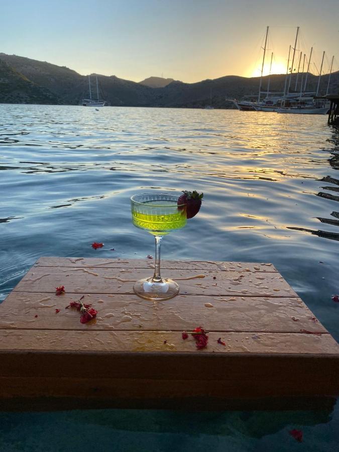 Melisa Hotel Bozburun Bagian luar foto